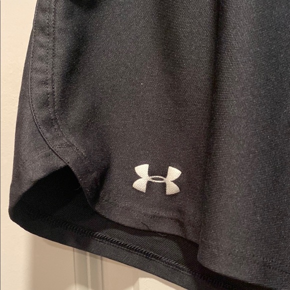 Under Armour Black & Blue Athletic Shorts Size L - Picture 3 of 6